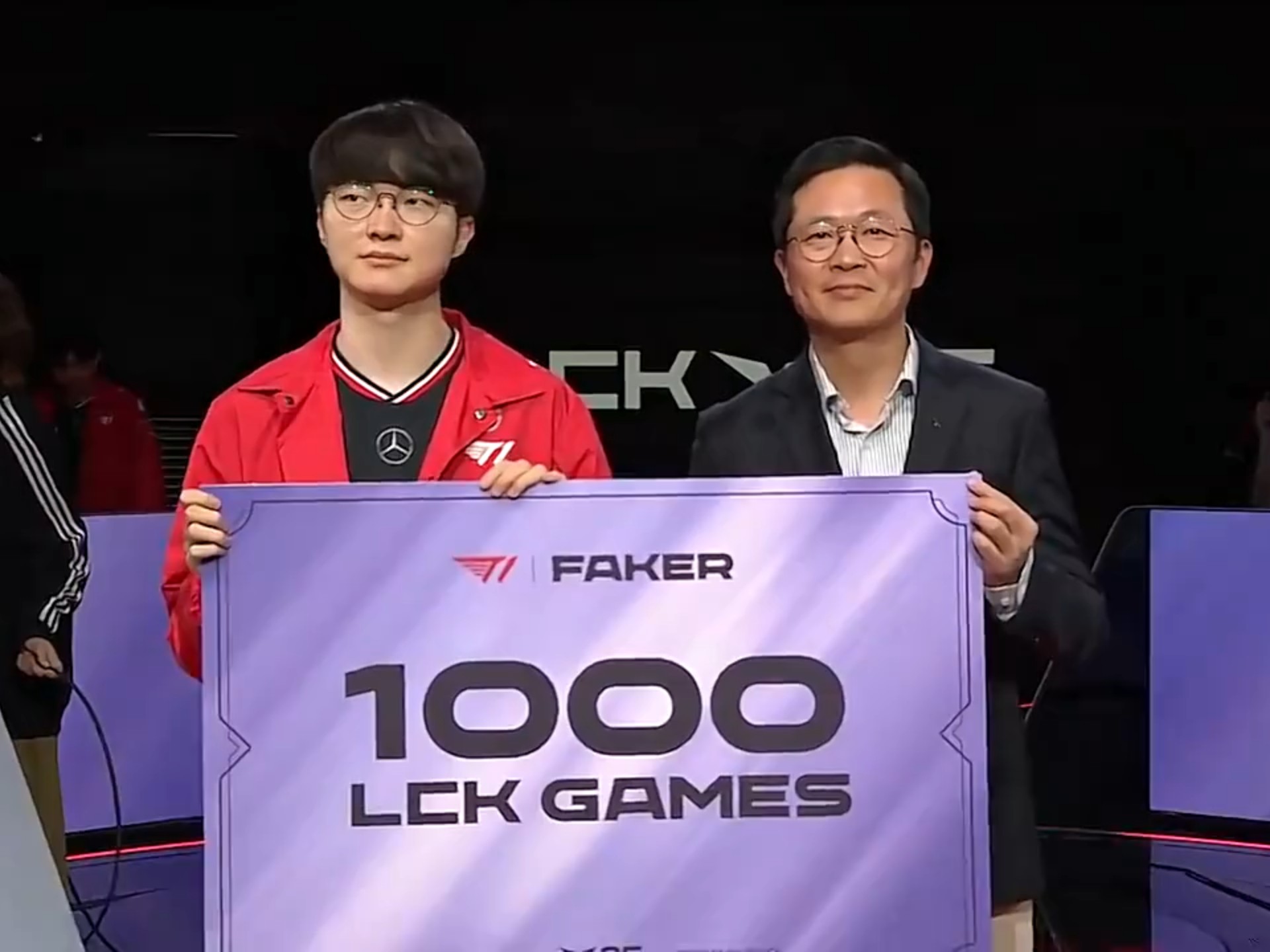 AYX-Scout与60激战湖人分钟，险胜胜负难料！，Faker焦点对战全场沸腾不已的简单介绍