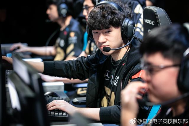 爱游戏体育-包含Uzi在C9比赛中精彩发挥，高光表现引发热议！的词条