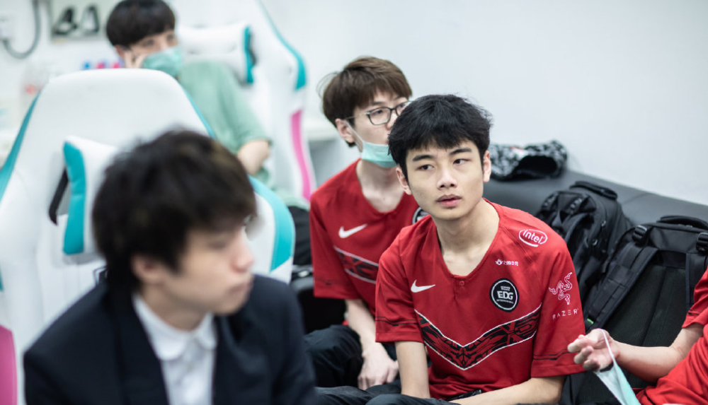 穆古鲁扎爆冷击败德国队,势不可挡引爆全场!的简单介绍 穆古鲁扎爆冷击败德国队,势不可挡引爆全场!的简单介绍